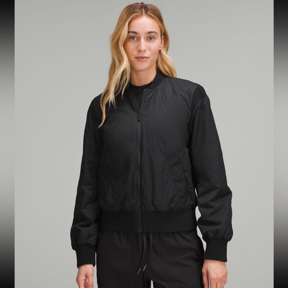 Lululemon Bombs Away Black / Olive Green Camo Print Reversible Zip Jacket Sz 6